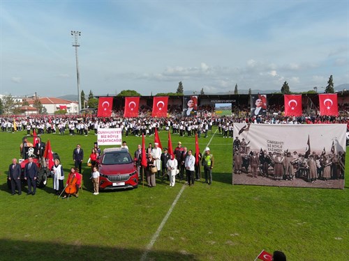 İLÇEMİZDE CUMHURİYETİMİZİN 100. YIL DÖNÜMÜ COŞKUYLA KUTLANDI 